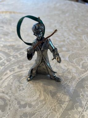 Hallmark Silver Wizard Ornament with Green Ribbon 2001 in EUC